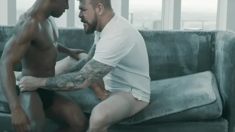 Noir Male: Hairy and muscled Liam Cyber rimjob