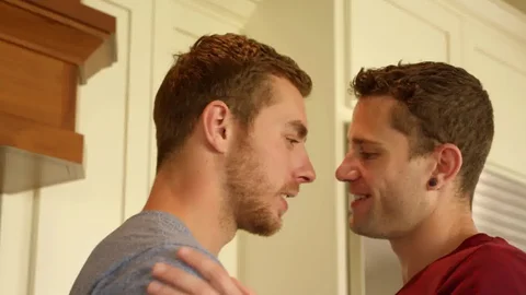 Next Door Raw: Quin Quire kissing at the party HD