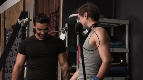 HotHouse - Arad Winwin bareback tongue kissing