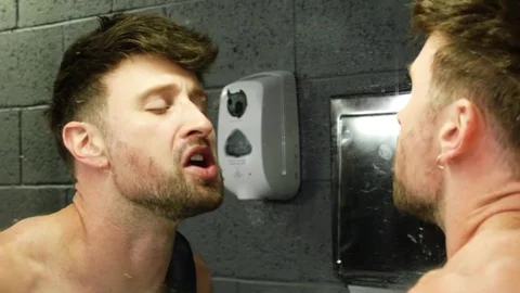 Club Inferno Dungeon: Wrex Wylde fetish cumshot