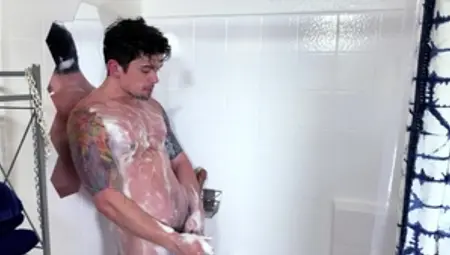 Next Door Homemade - Dakota Payne jerking big dick in shower